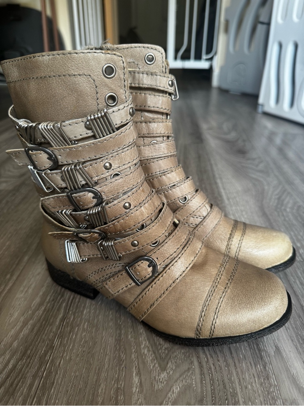 BNWT Rare Steve Madden Tyrantt boots